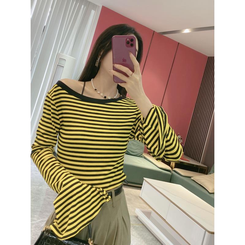 大圆领喇叭袖条纹T恤289