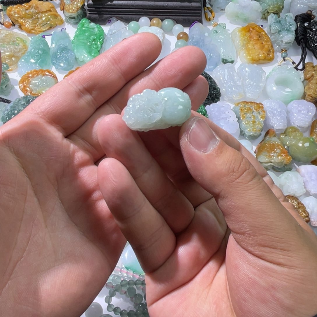 翡翠颈饰未镶嵌天然