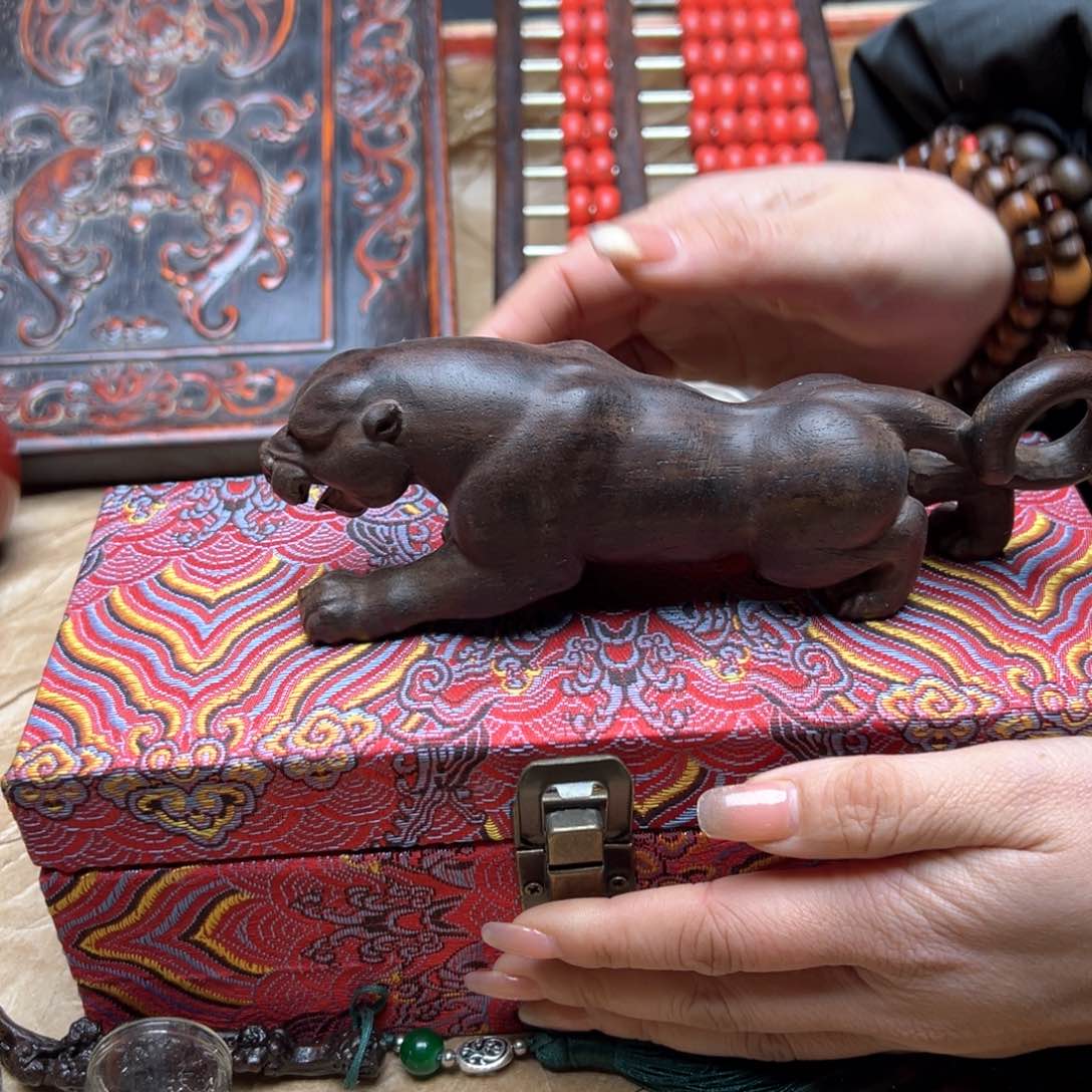 大叶紫檀（黑酸枝木类）