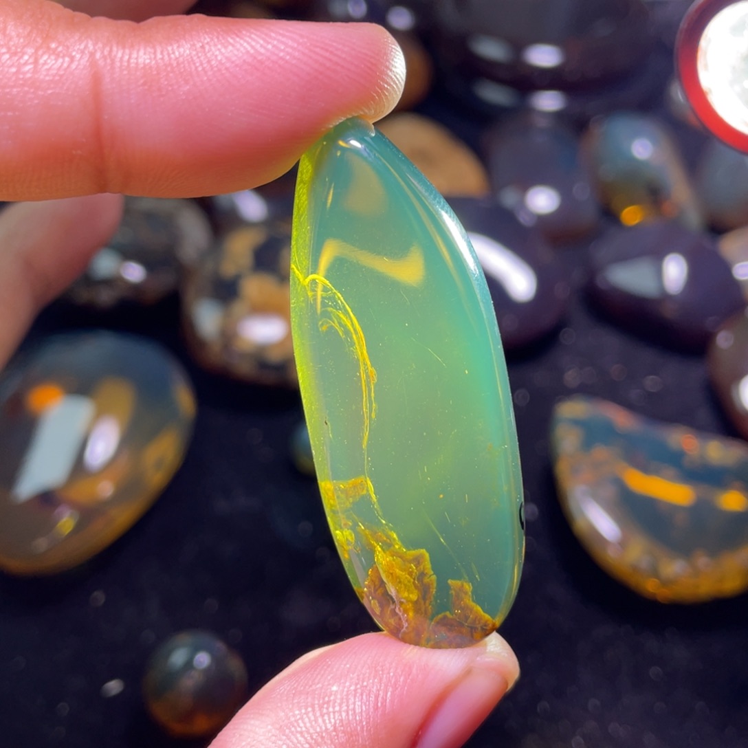 未镶嵌琥珀裸石绿茶 12号