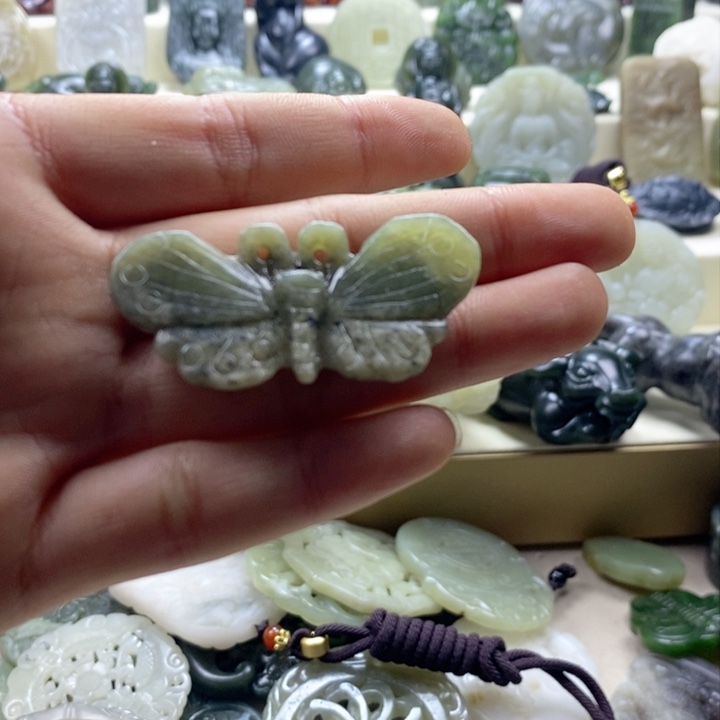 和田玉颈饰未镶嵌