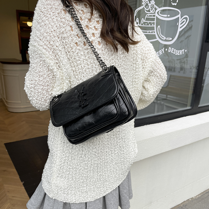 通勤2025风斜挎包绣线大容量小香风包包菱格斜跨韩版小方包