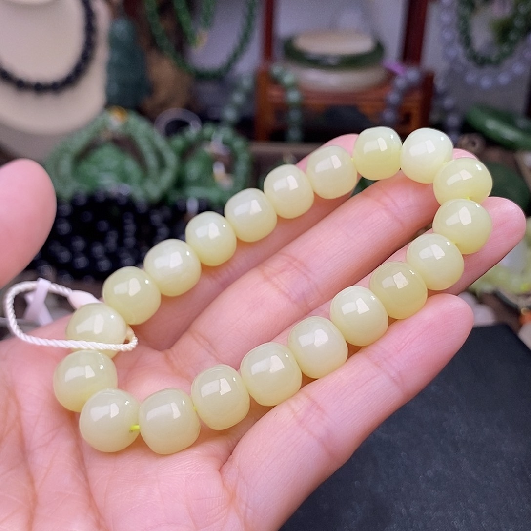 和田玉黄口约10MM清货价未镶嵌