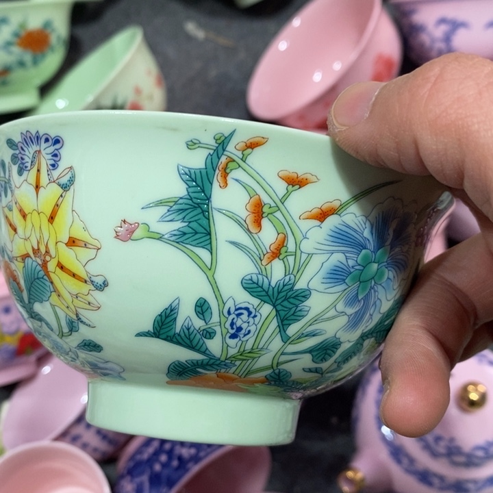 摆件陶绿稀土万花五寸碗