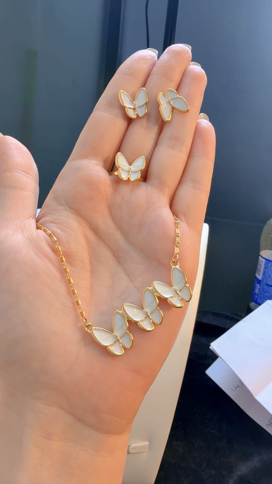 钛钢项链 D&K戒指耳环轻奢仿贝壳白色蝴蝶三件套