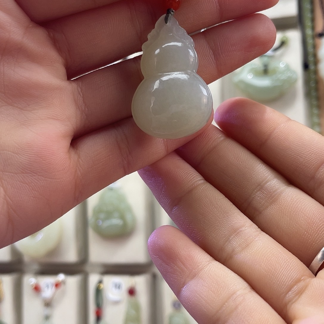 和田玉（糖玉）未镶嵌颈饰