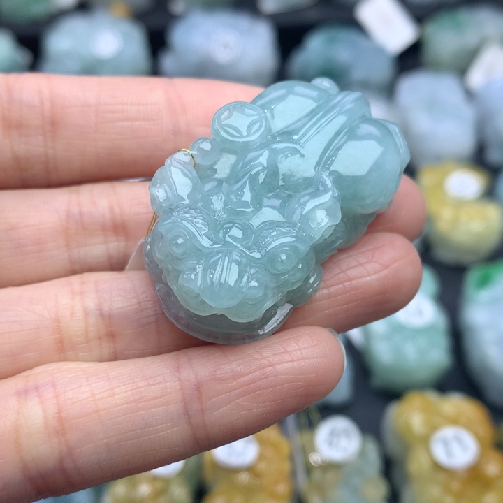 翡翠颈饰未镶嵌天然缅甸A货翡翠貔貅吊坠