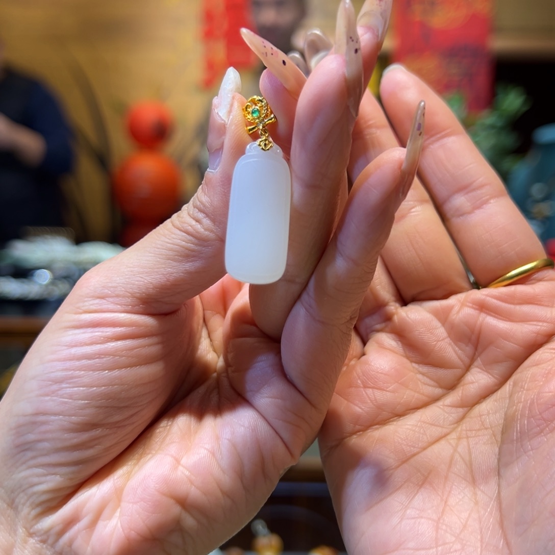 和田玉颈饰未镶嵌