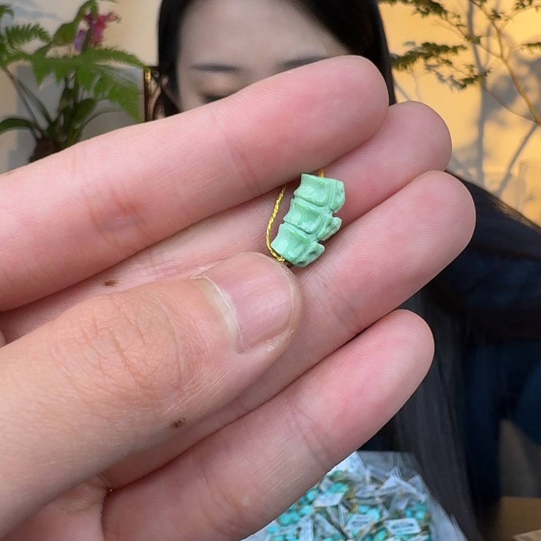 绿松石未镶嵌珠宝奇石