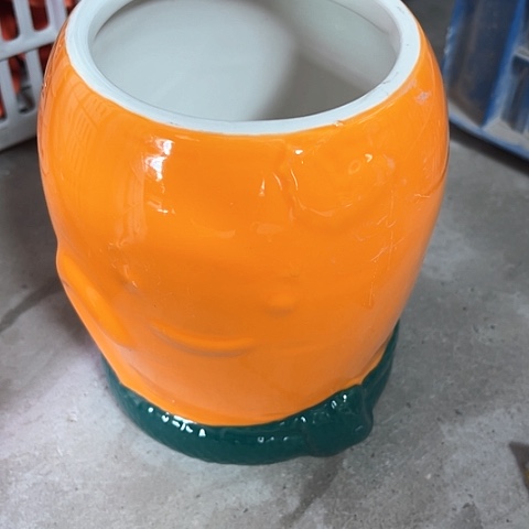 微瑕，不能明火，约口径10，高度15收纳筒