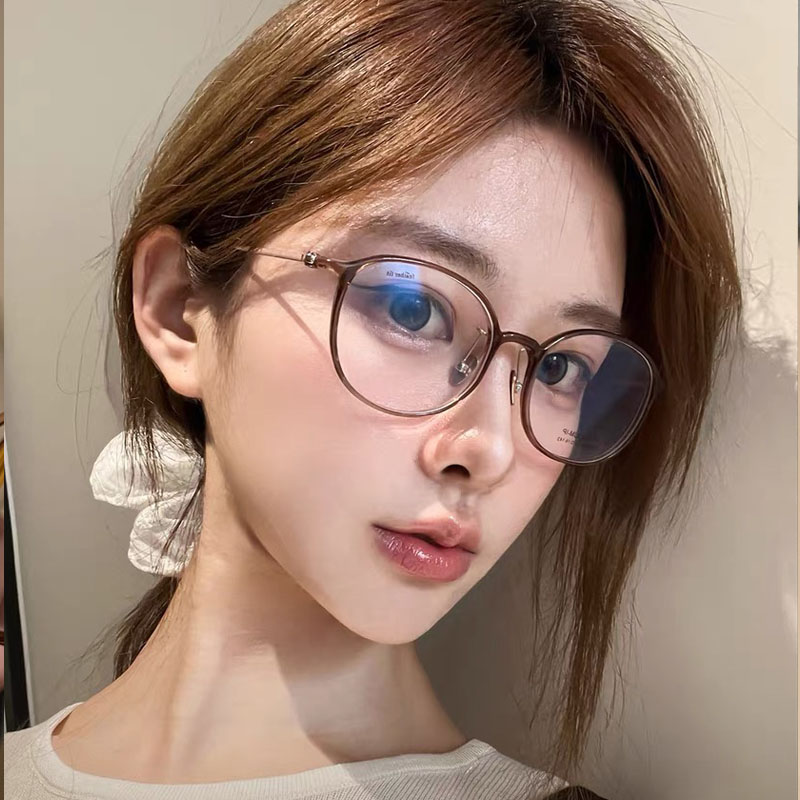 仅重6g！卡林同款焦糖色椭圆纯钛高级感素颜近视眼镜防蓝光眼镜女