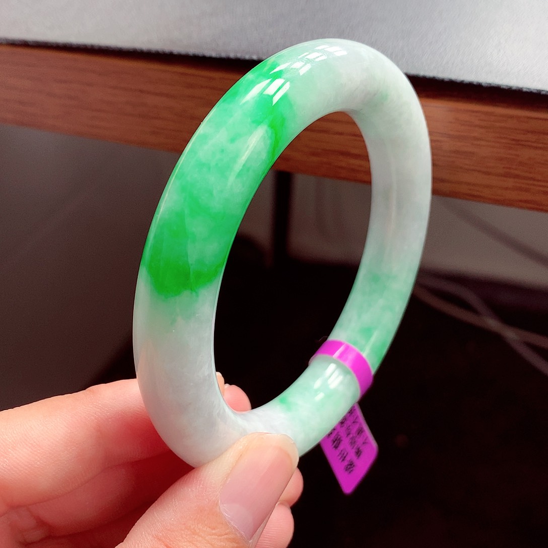 翡翠未镶嵌手镯缅甸翡翠