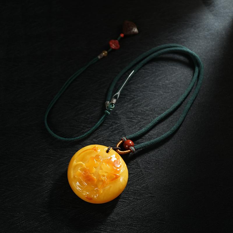 【老掌柜】蜜蜡雕刻吊坠/AJU060312