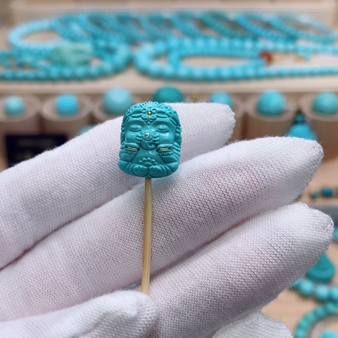 绿松石未镶嵌珠宝奇石