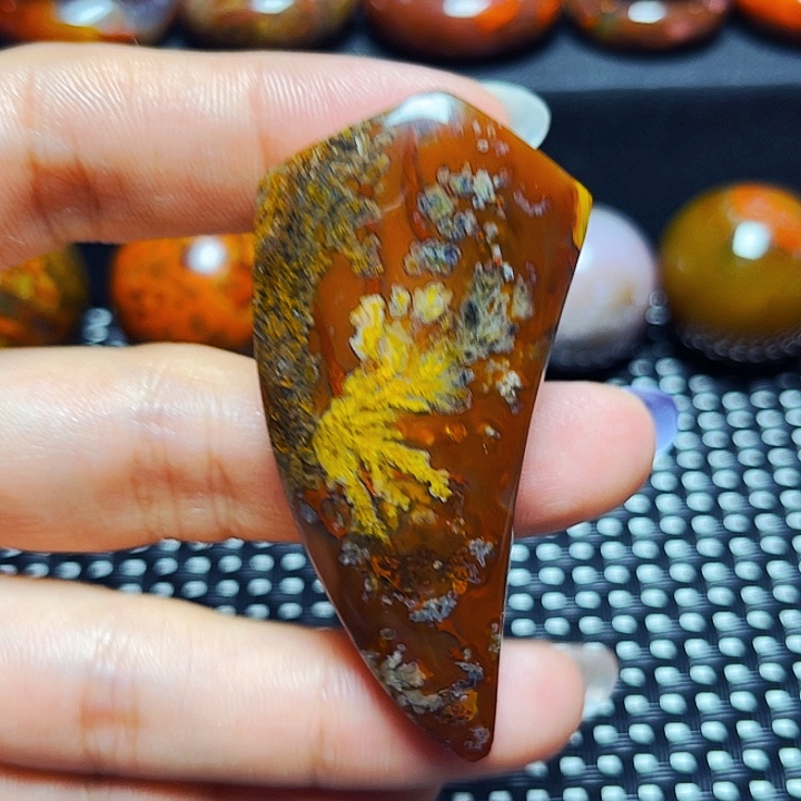 玛瑙/玉髓颈饰未镶嵌自***雄
