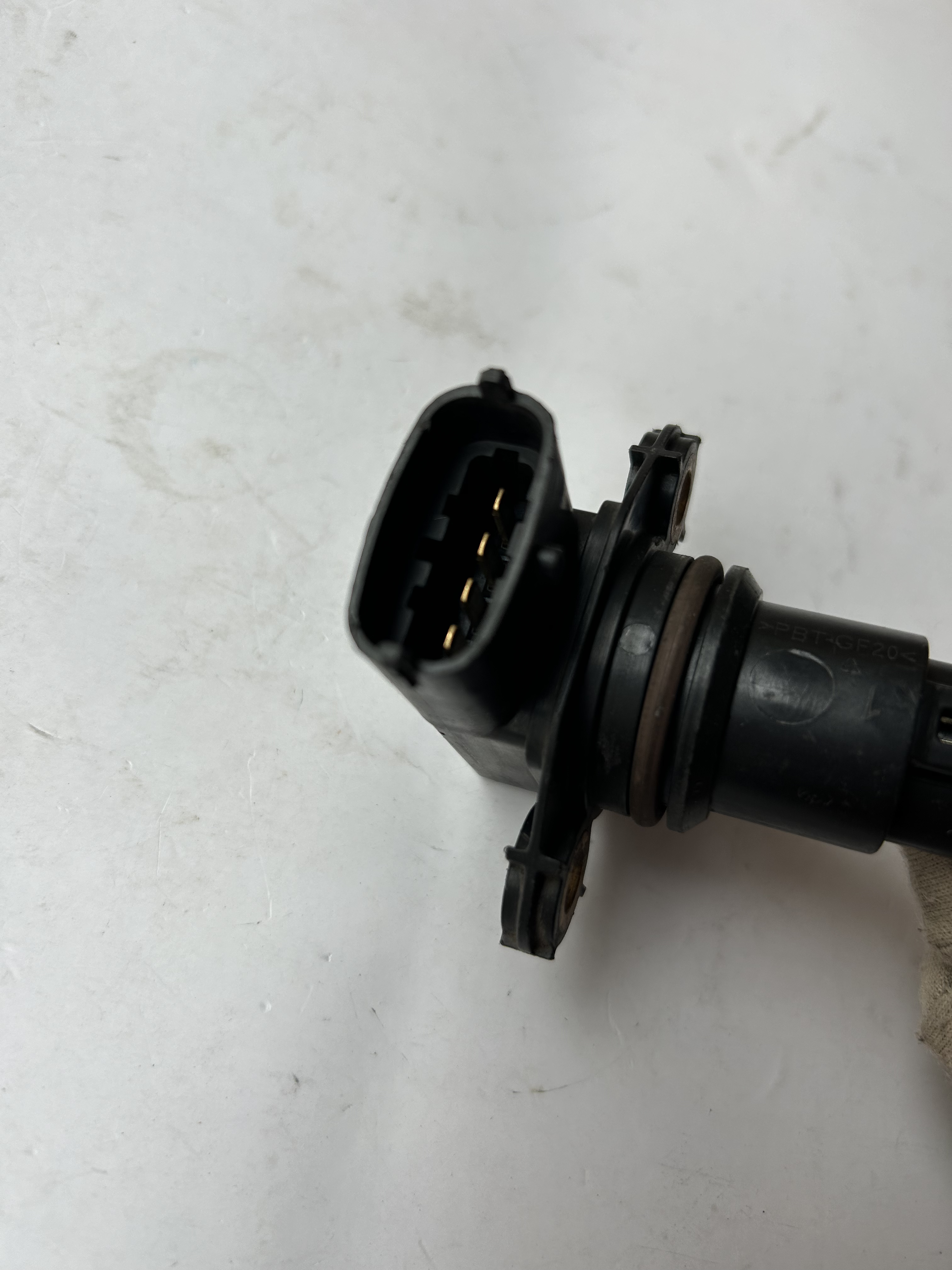 适配东风天龙旗舰KX560 燃气车空气湿度传感器