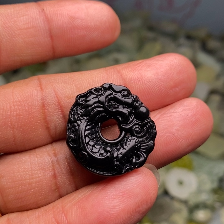 蛇纹石玉颈饰合金117