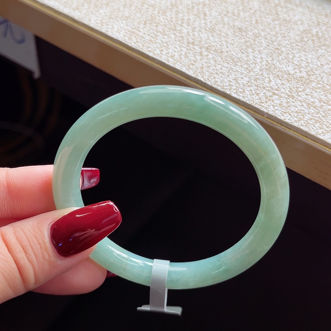 翡翠未镶嵌手镯手镯