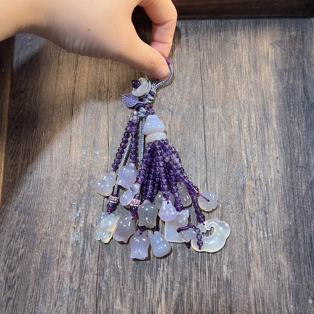 玛瑙/玉髓挂件未镶嵌自**翔