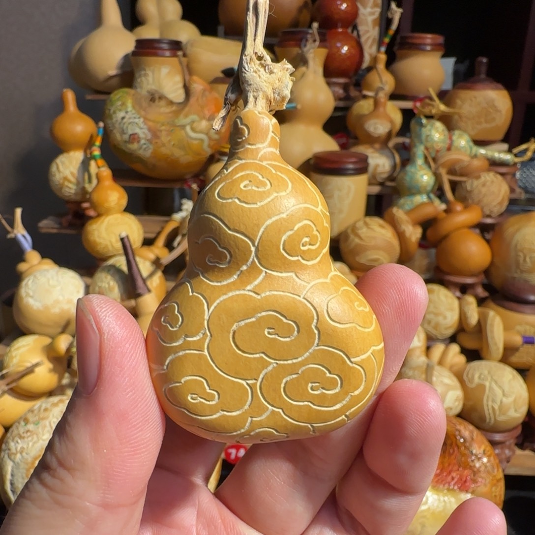 有机玻璃祥云雕刻欧耶