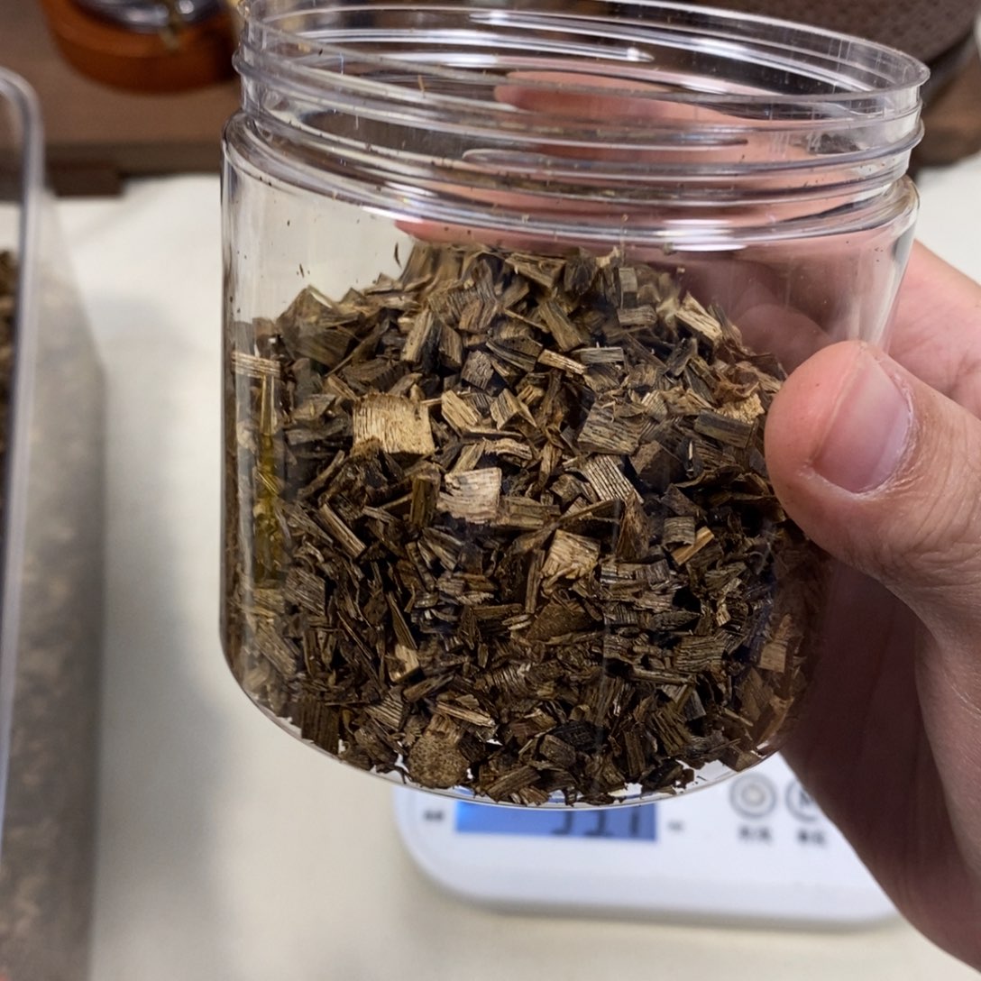 。***鱼沉香沉香碎屑乌身圆叶薄片55克