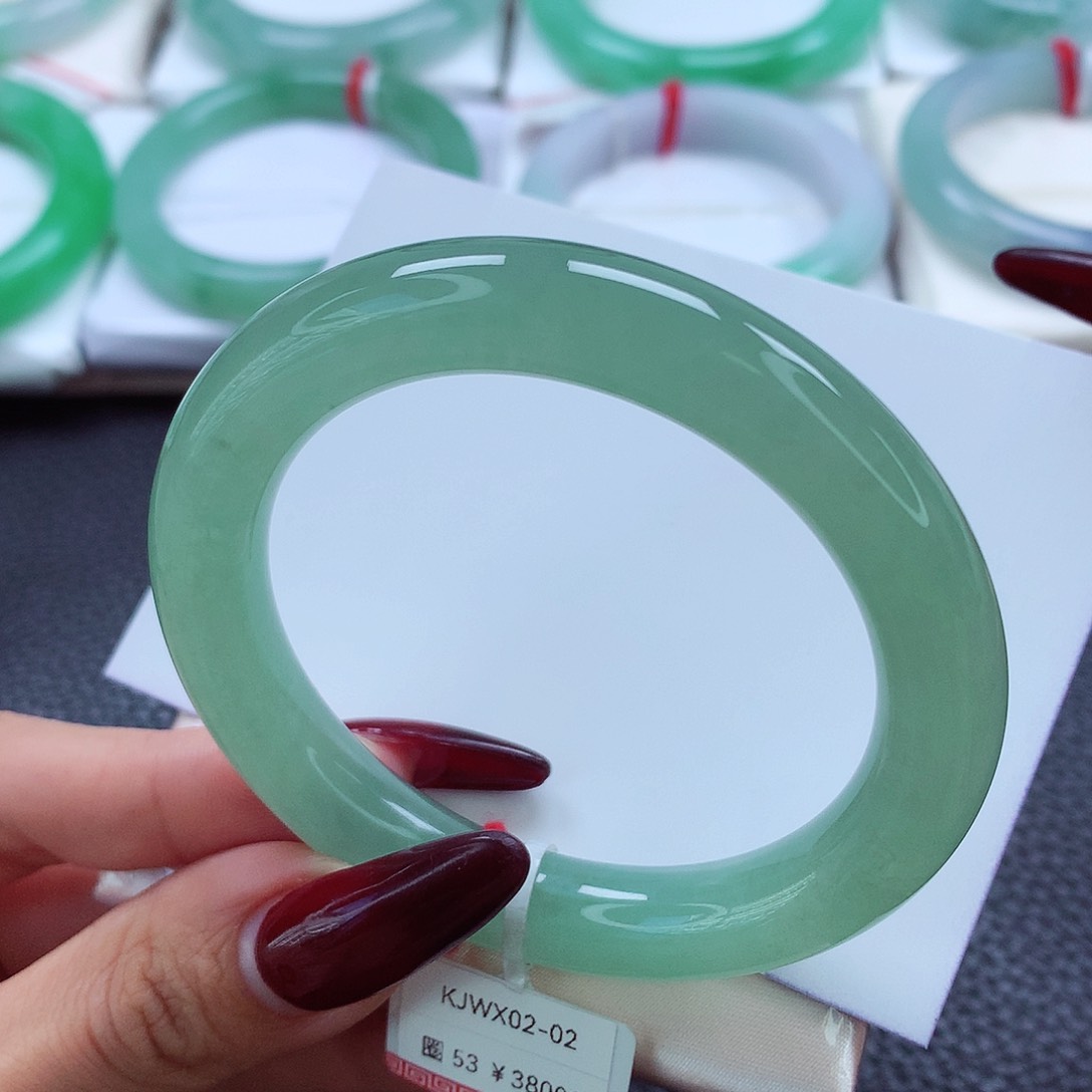 翡翠手镯未镶嵌52.53.54冰透绿葡萄肉 小圈毕业