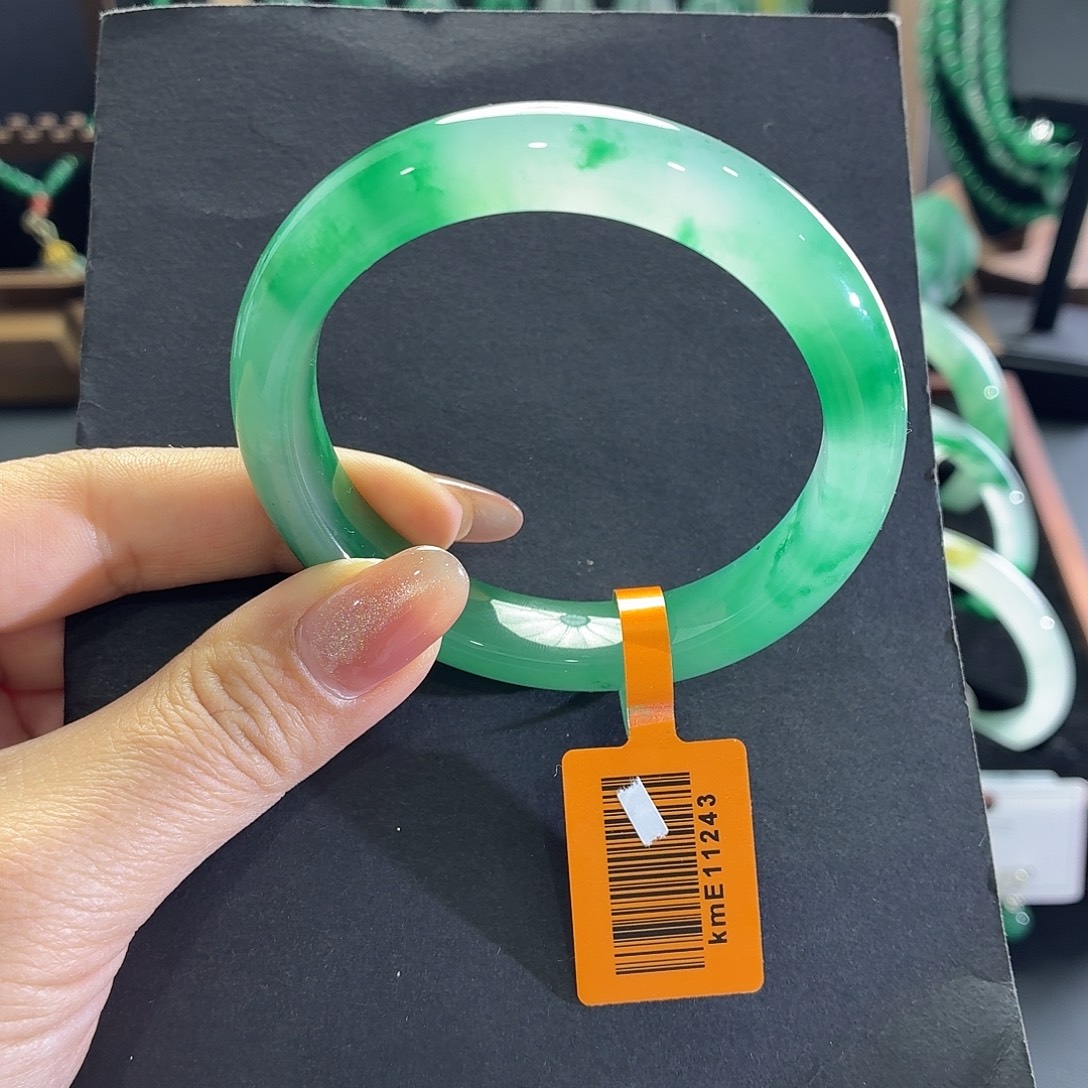 石英质玉未镶嵌手镯53圈口