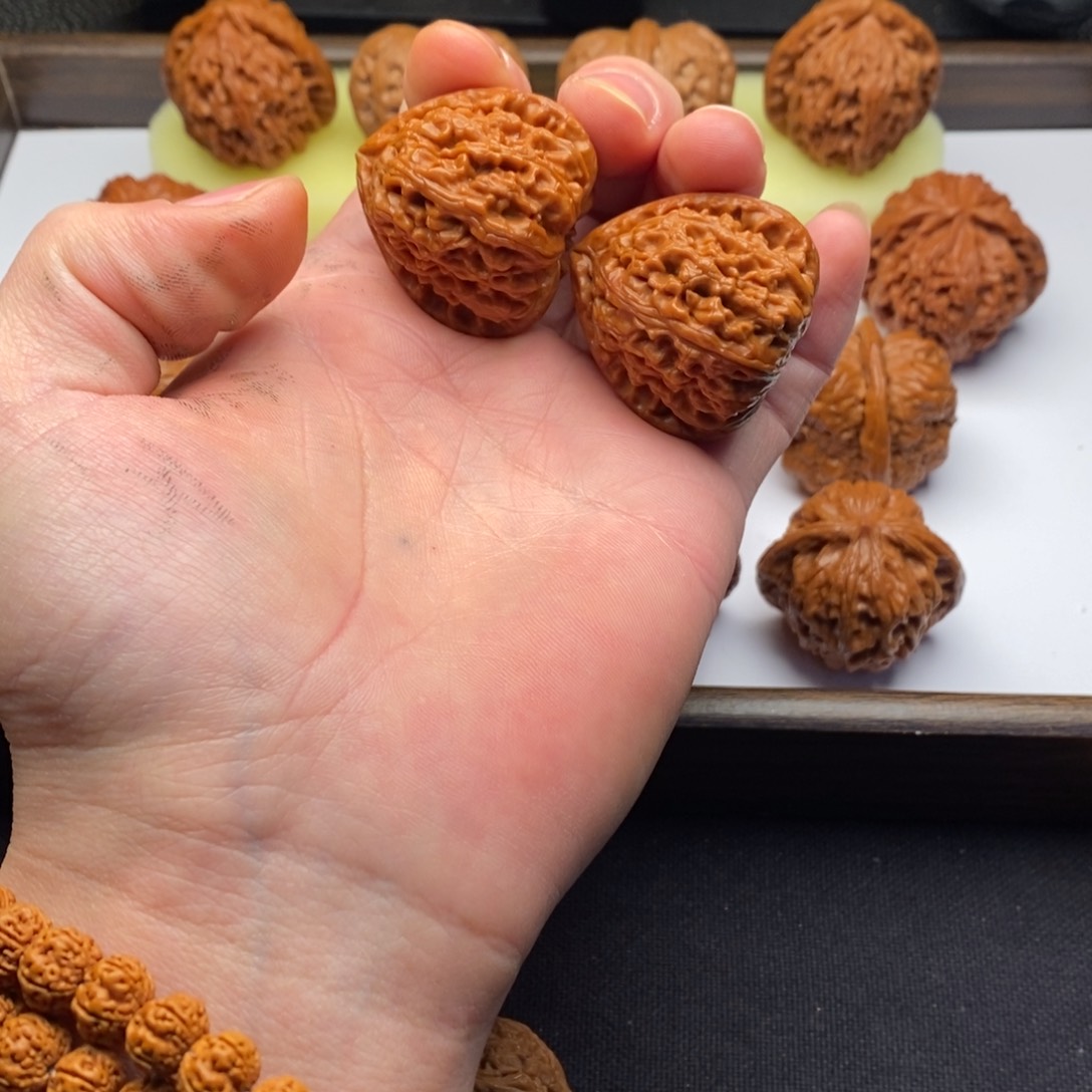 满***包37➕精配正三角白狮子头