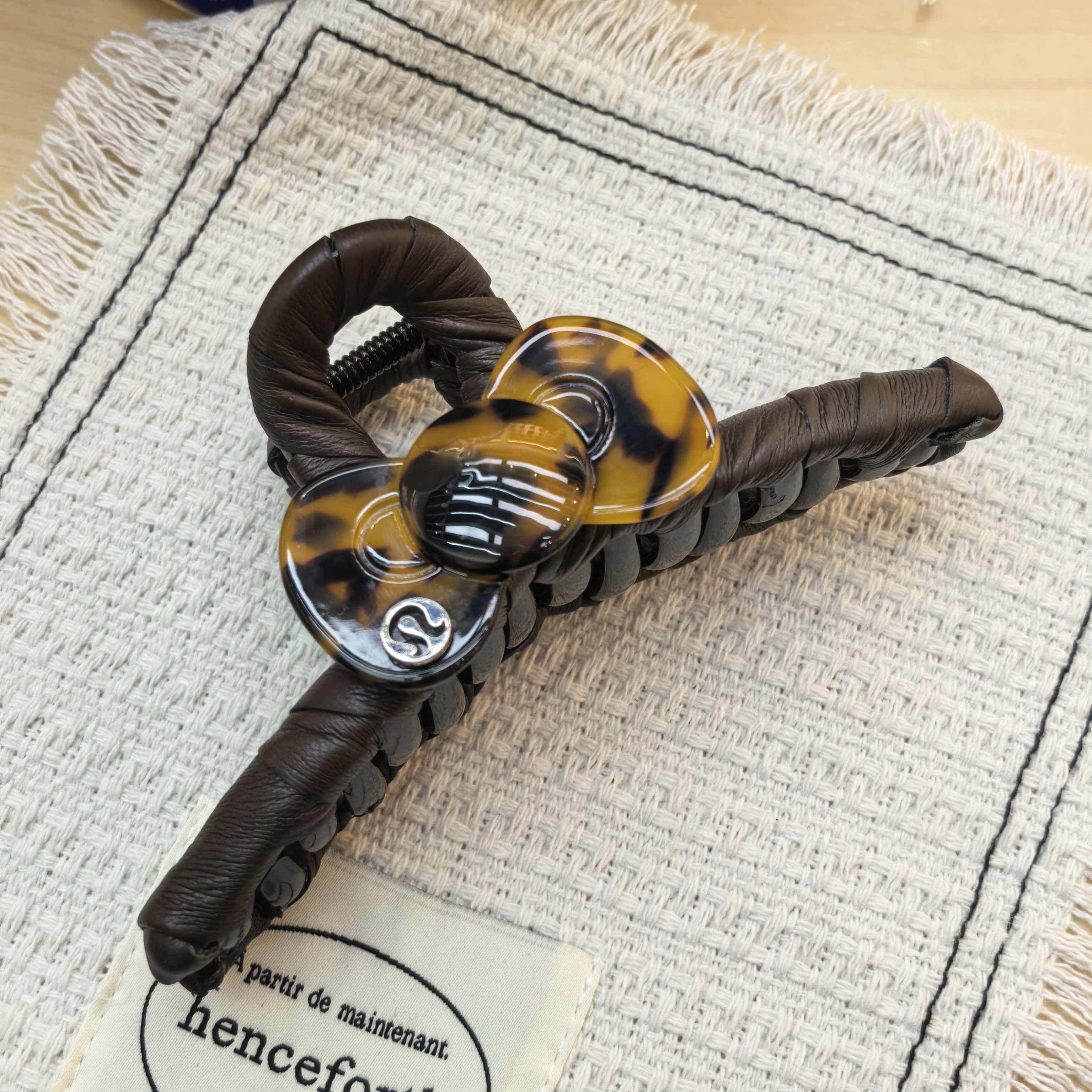 E834咖色皮皮豹纹蝴蝶结大抓夹