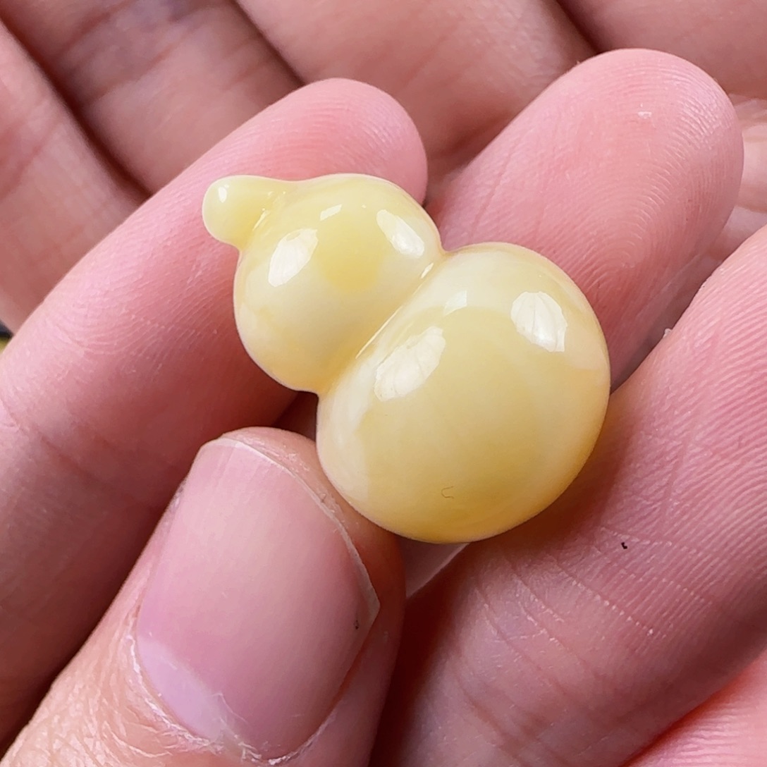 琥珀裸石未镶嵌蜜蜡