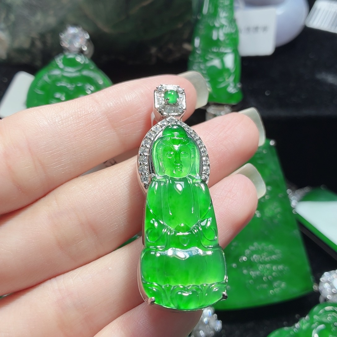 翡翠未镶嵌颈饰11