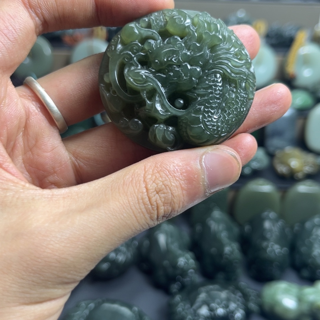 和田玉未镶嵌颈饰