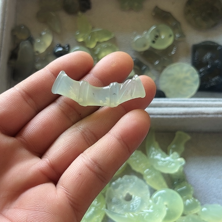 非金属花岗石玉石吊坠玉石吊坠
