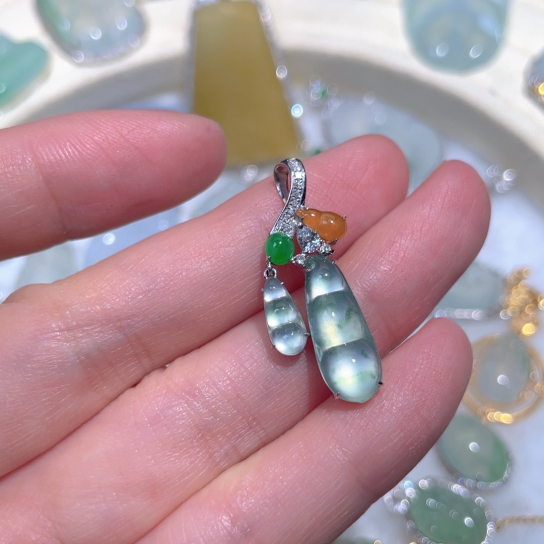 翡翠颈饰18K金镶嵌翡翠