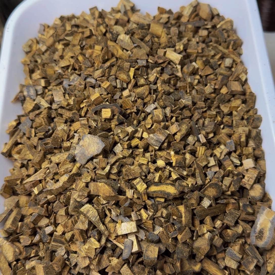 步****沉香沉香碎屑莺歌绿米粒100克