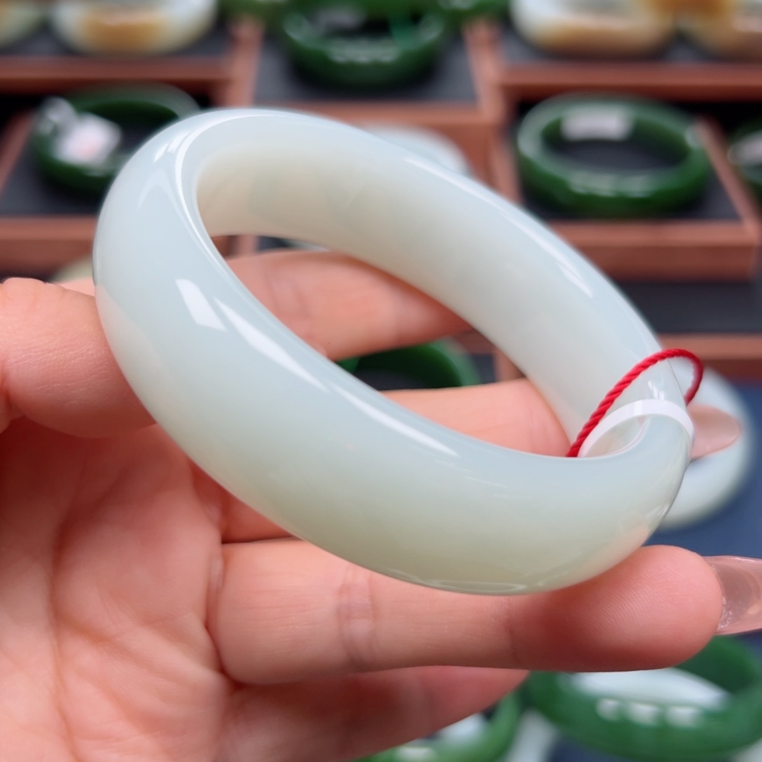 未镶嵌手镯和田玉606162圈口