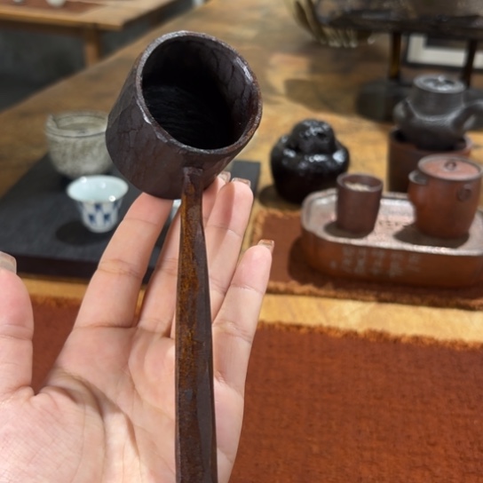 景德镇鱼和熊手工陶艺