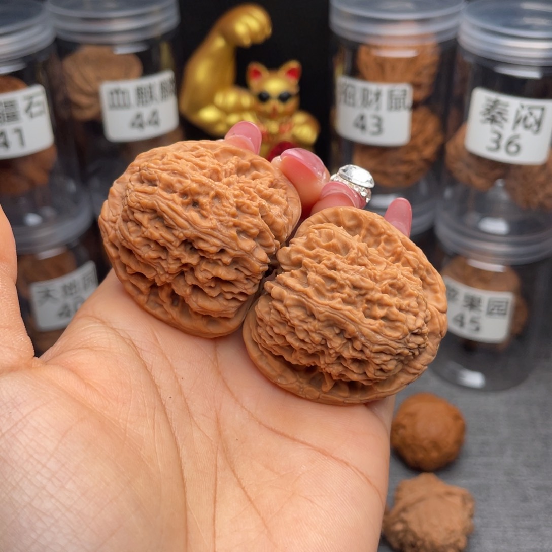 文玩核桃把件嘉*南疆