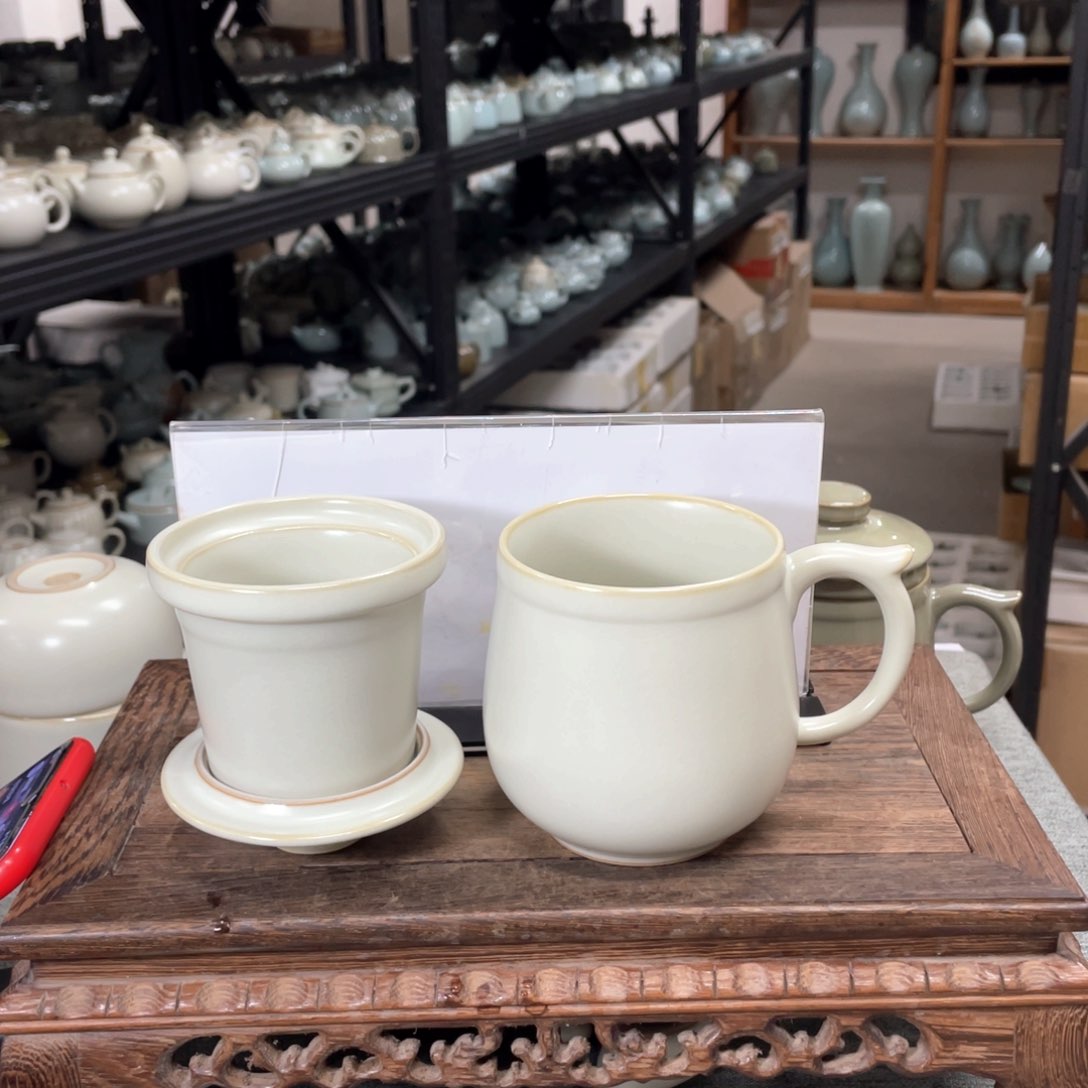 月白釉容福茶水分离杯微瑕