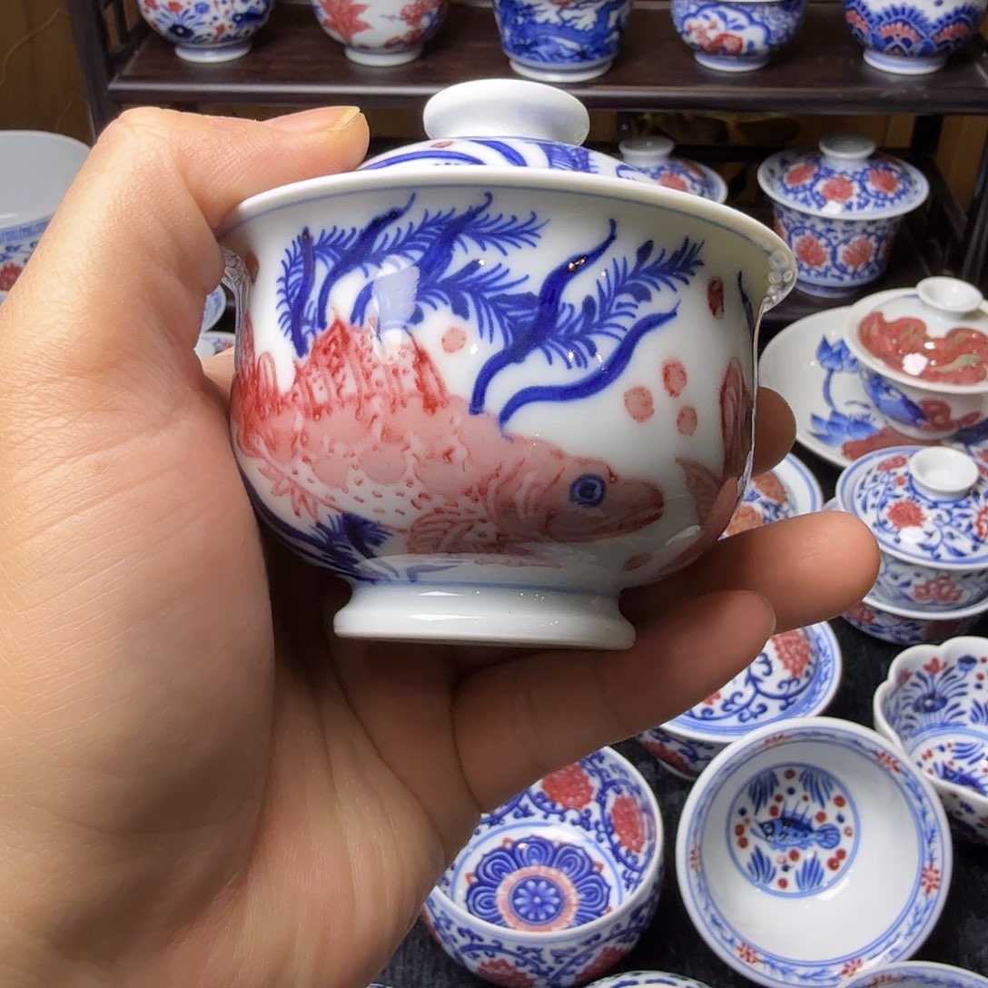 釉里红鳜鱼布袋盖碗