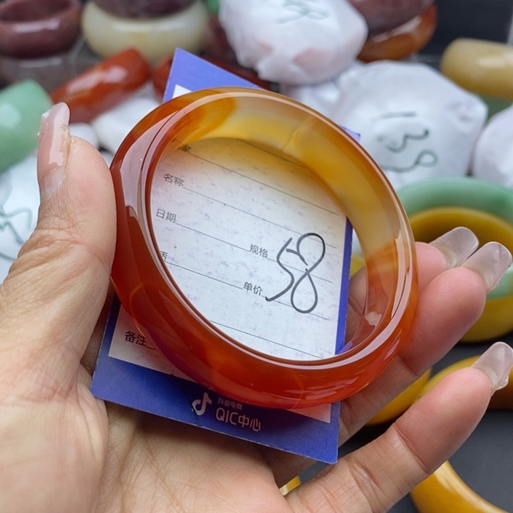 石英质玉手镯未镶嵌