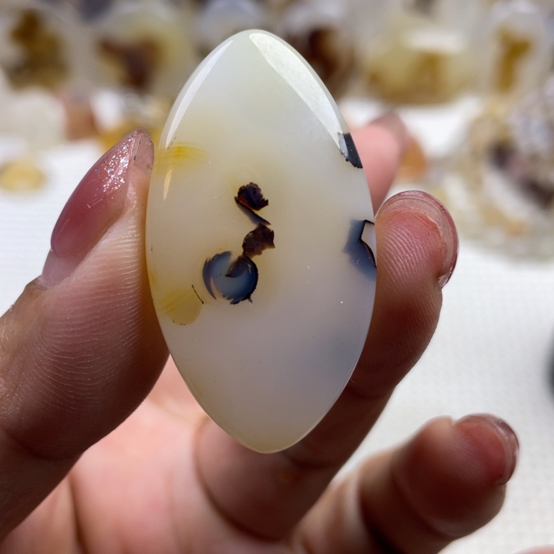玛瑙/玉髓未镶嵌颈饰