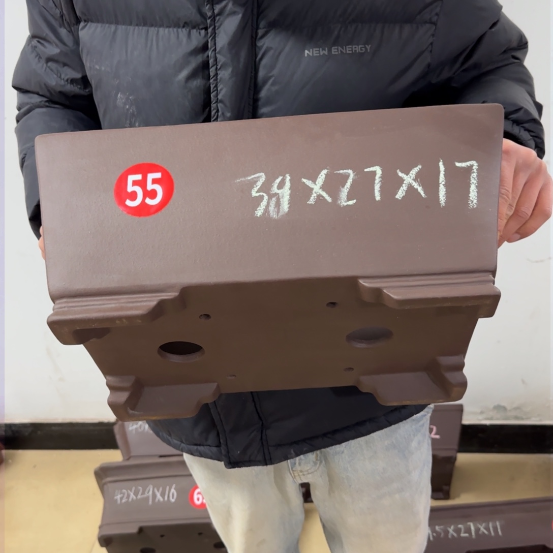 紫砂花盆呜呜呜呜