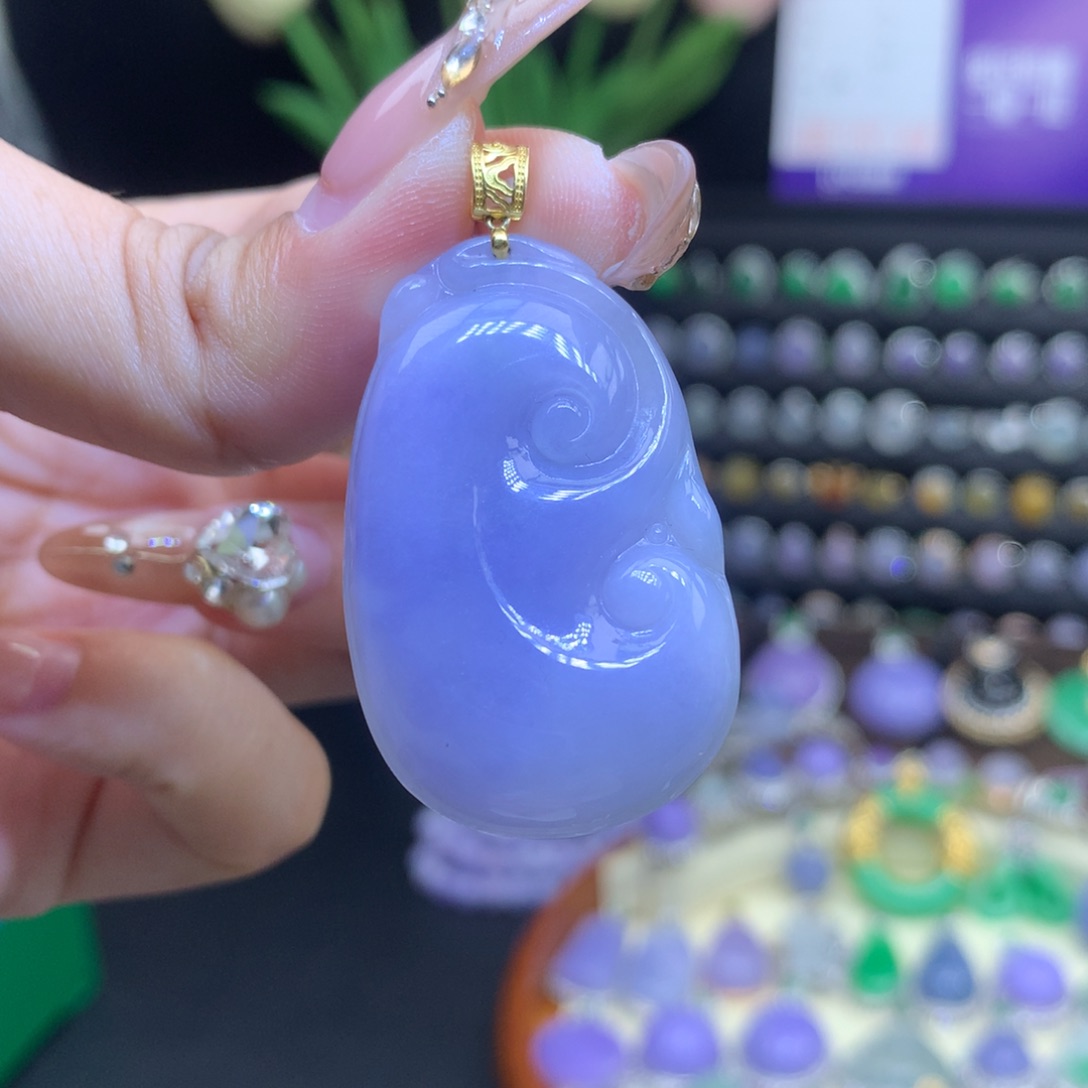 翡翠18K金镶嵌颈饰天然