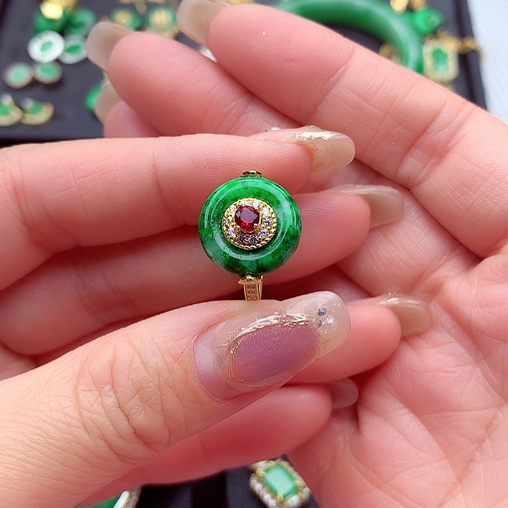 翡翠颈饰银S925镶嵌翡翠