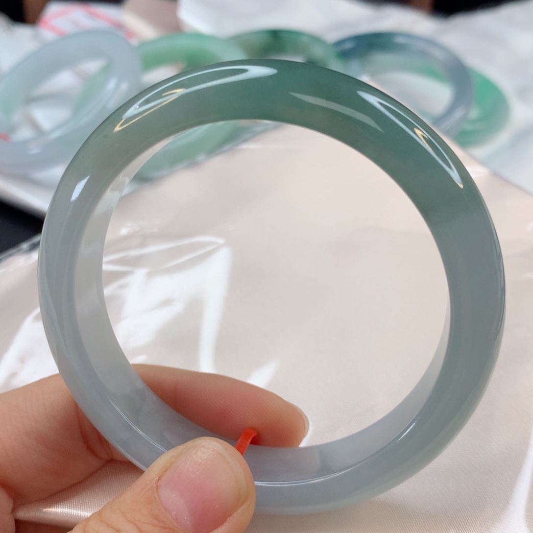 翡翠未镶嵌手镯半山水56.5