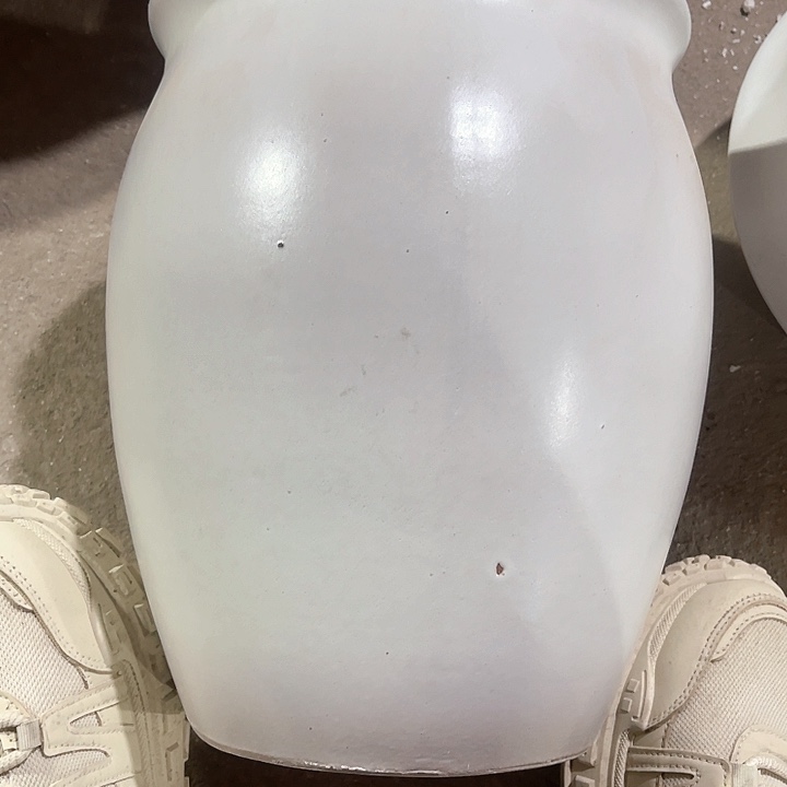 红陶口径24高度31一只小瑕疵