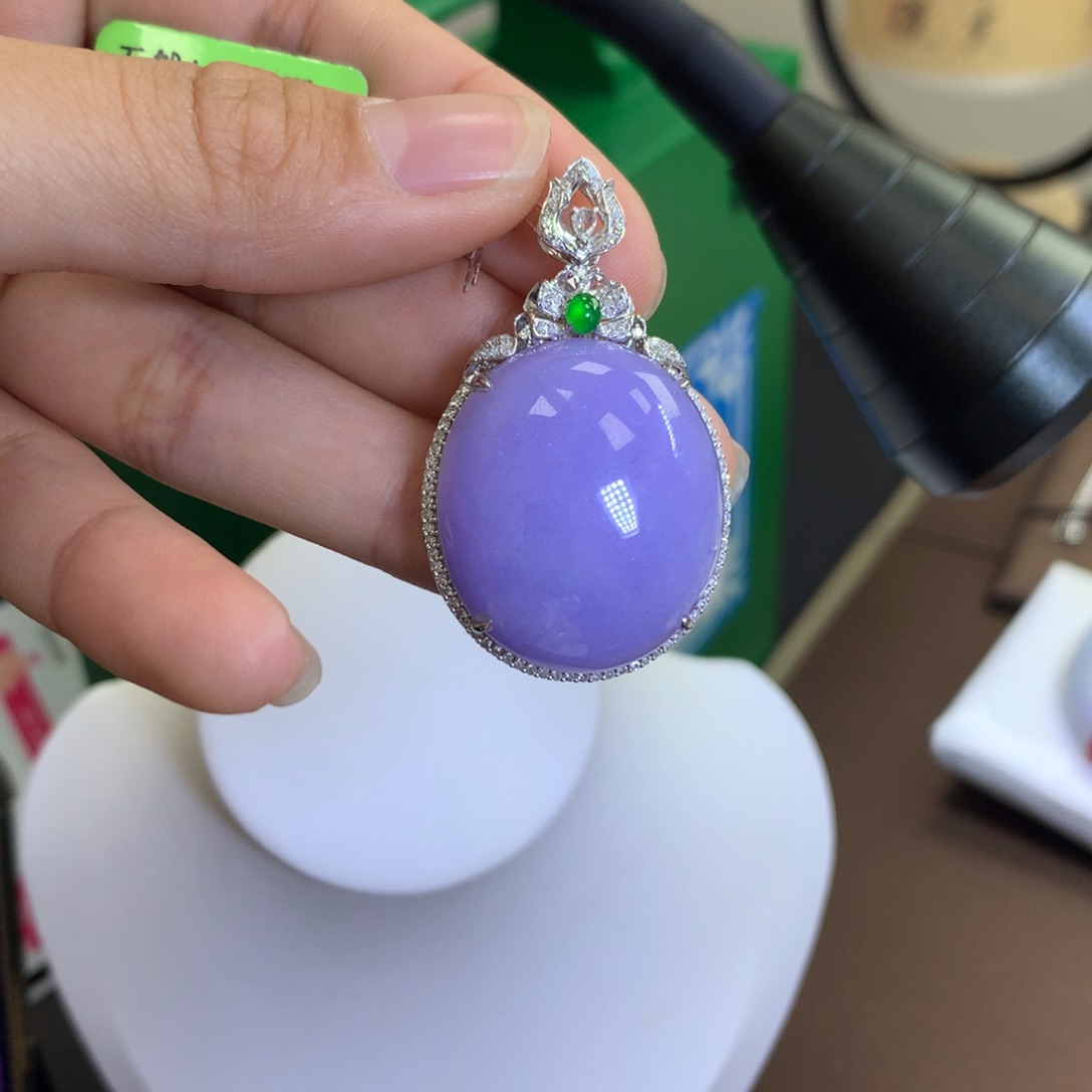 翡翠颈饰18K金镶嵌翡翠