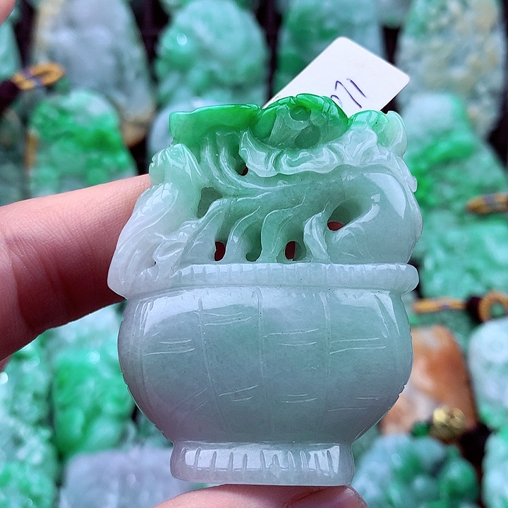 翡翠吊坠(不含链)未镶嵌