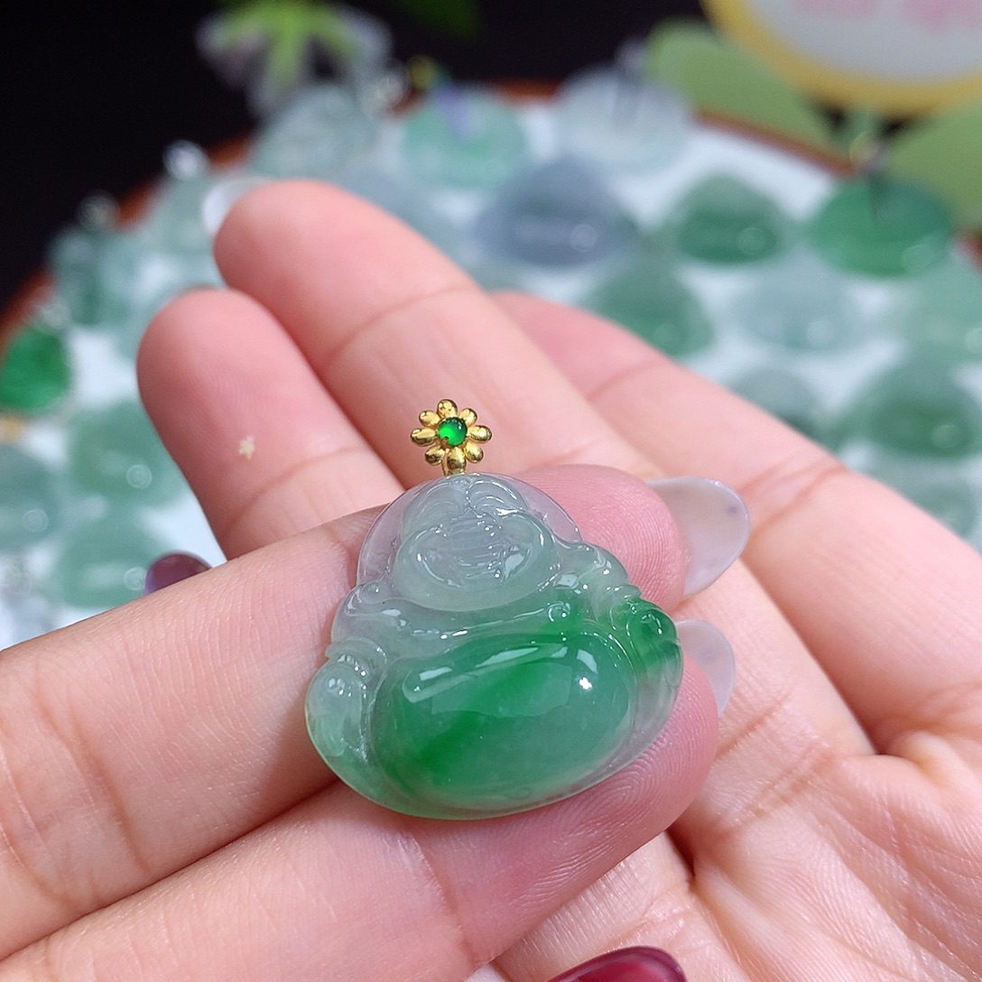 翡翠未镶嵌颈饰佛公